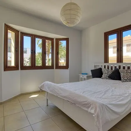 Victoria Blue Villa Paralimni Exterior photo