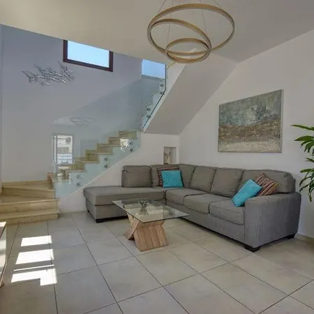 Victoria Blue Villa Paralimni Exterior photo