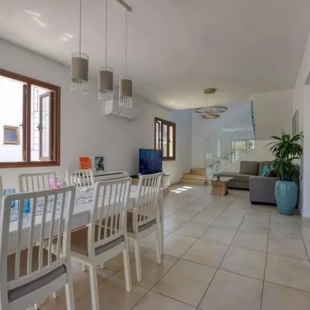 Victoria Blue Villa Paralimni Exterior photo