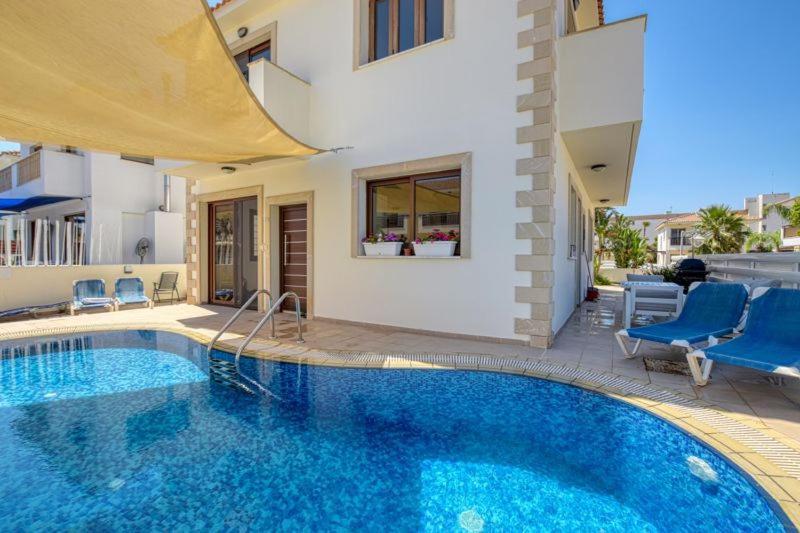 Victoria Blue Villa *
