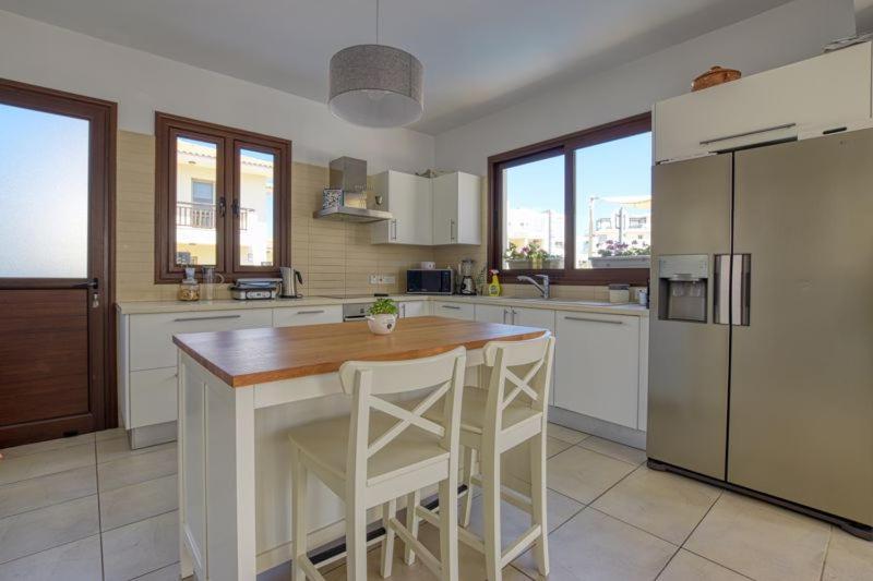 Villa Victoria Blue Paralimni